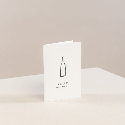 staande wenskaart met afbeelding van een getekende fles met tekst jij, ik en een fles wijn