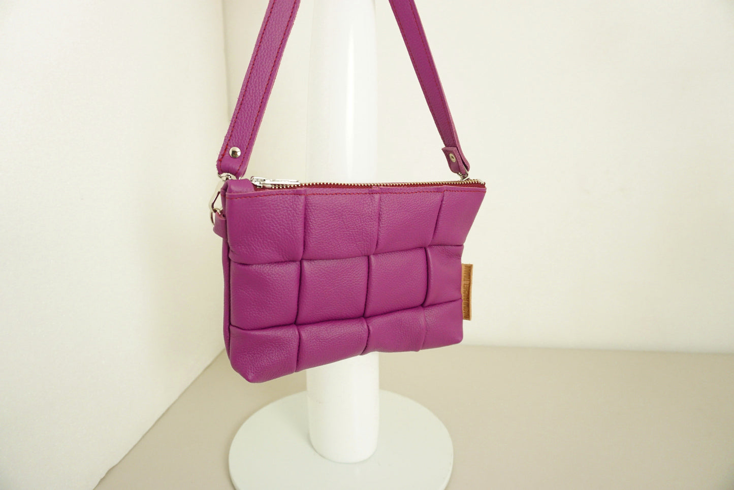 Magenta gerecycled leren handtas van patchwork