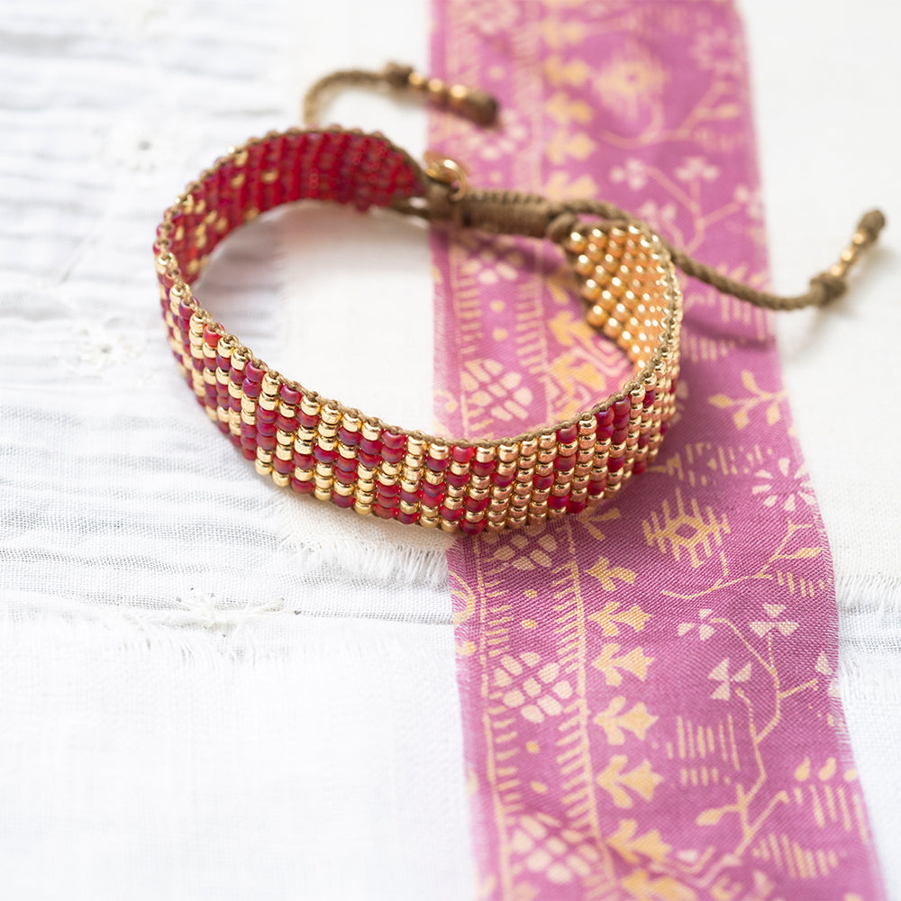 Harmonized verstelbare gevlochten armband goud rood maansteen A Beautiful Story