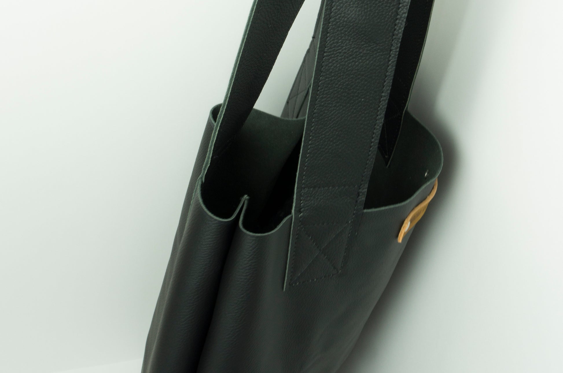 Duurzame Mode | Naomi Rachèl Timan Tote bag black