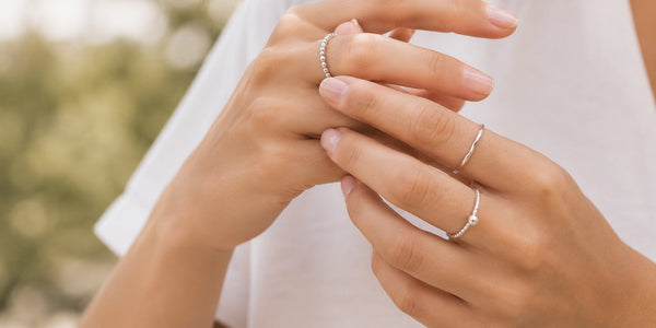 Zilveren sieraden schoonmaken: zo houd je ze jarenlang mooi