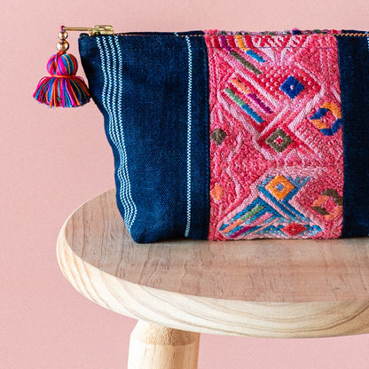 Toilettas authentiek Huipil geborduurd handgemaakt blauw