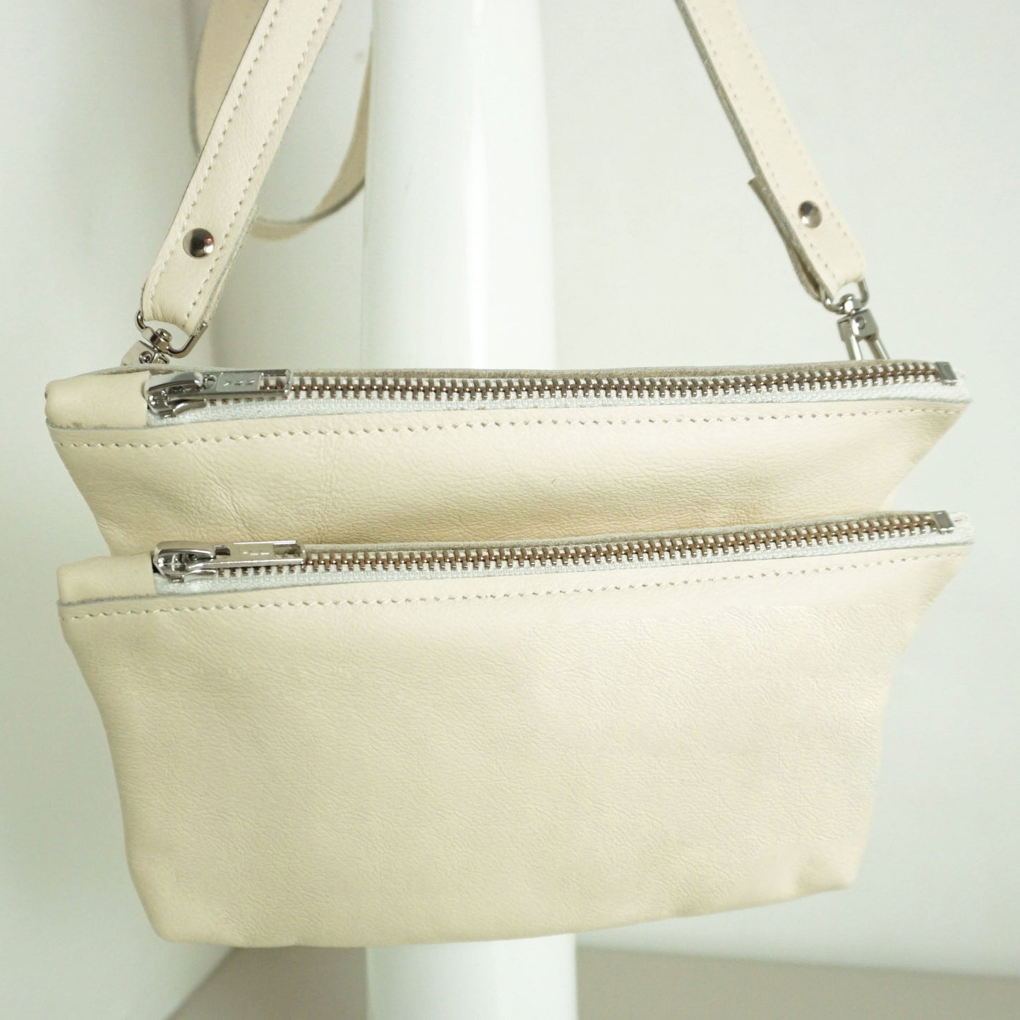 Gerecycled Leren Schoudertas Creme Naomi Rachel Tíman Maybag Afneembaar Klein Tasje