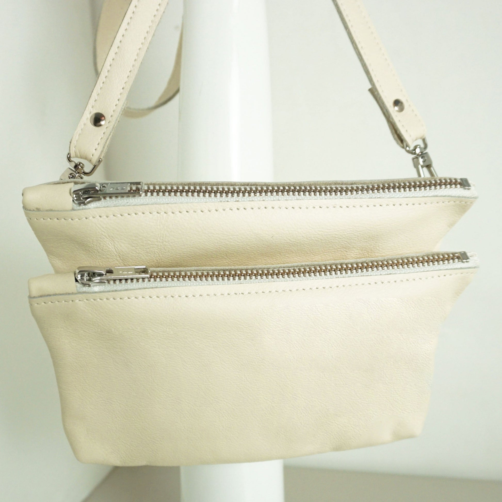 Gerecycled Leren Schoudertas Creme Naomi Rachel Tíman Maybag Afneembaar Klein Tasje