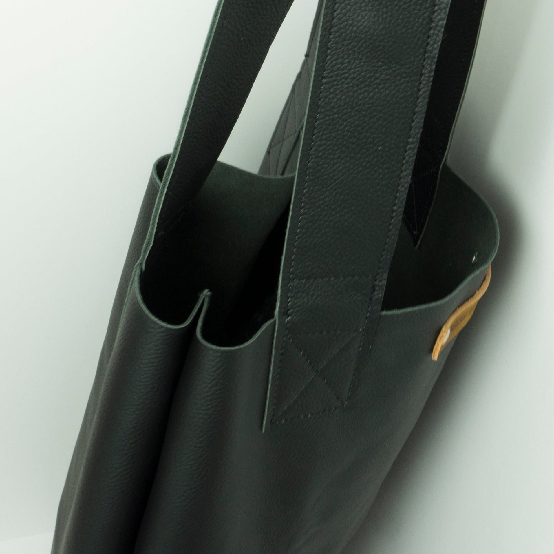 Gerecycled Leren Totebag Zwart Naomi Rachel Timan