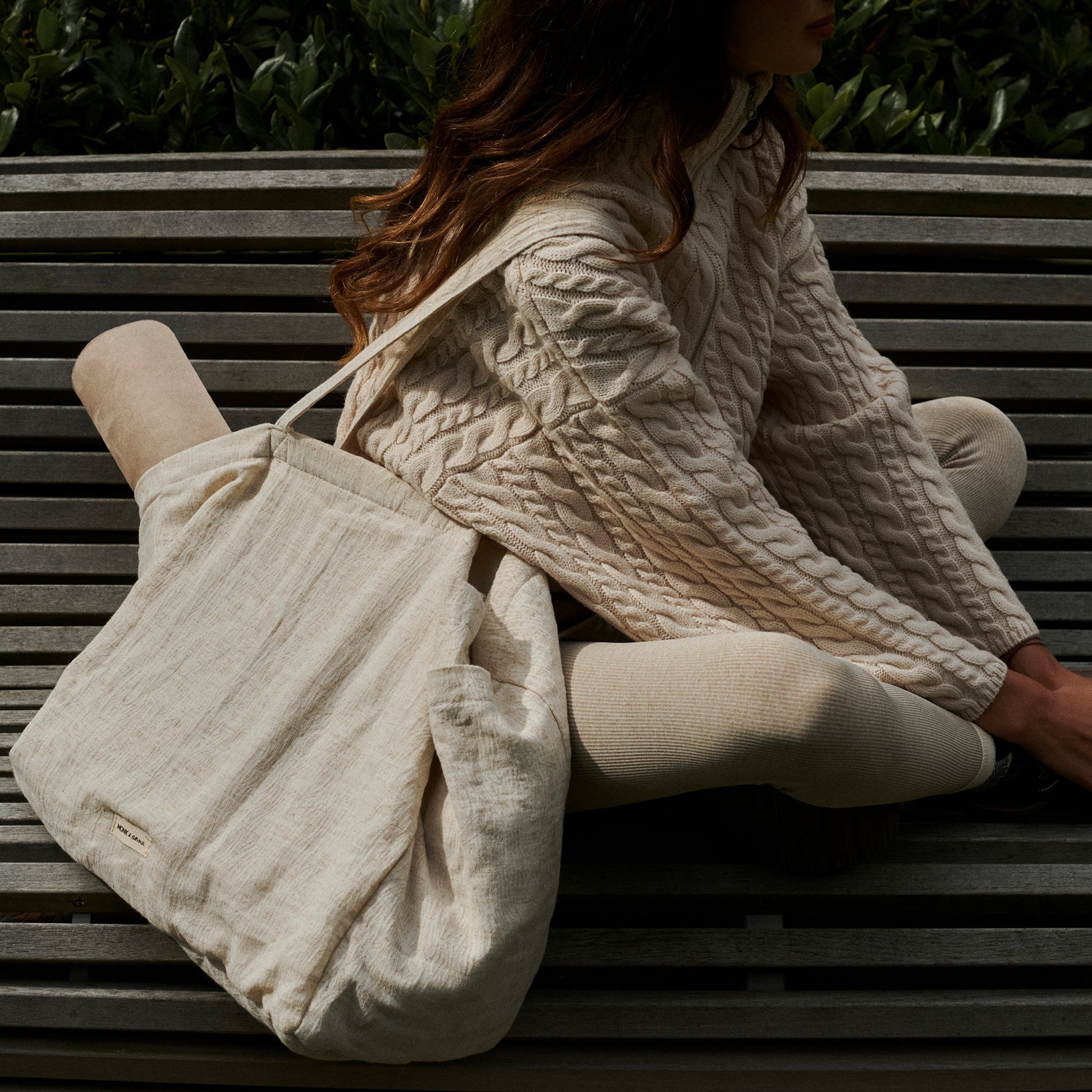 Vegan Shopper Monk & Anna Zandkleur met Pouch in geweven stof met structuur