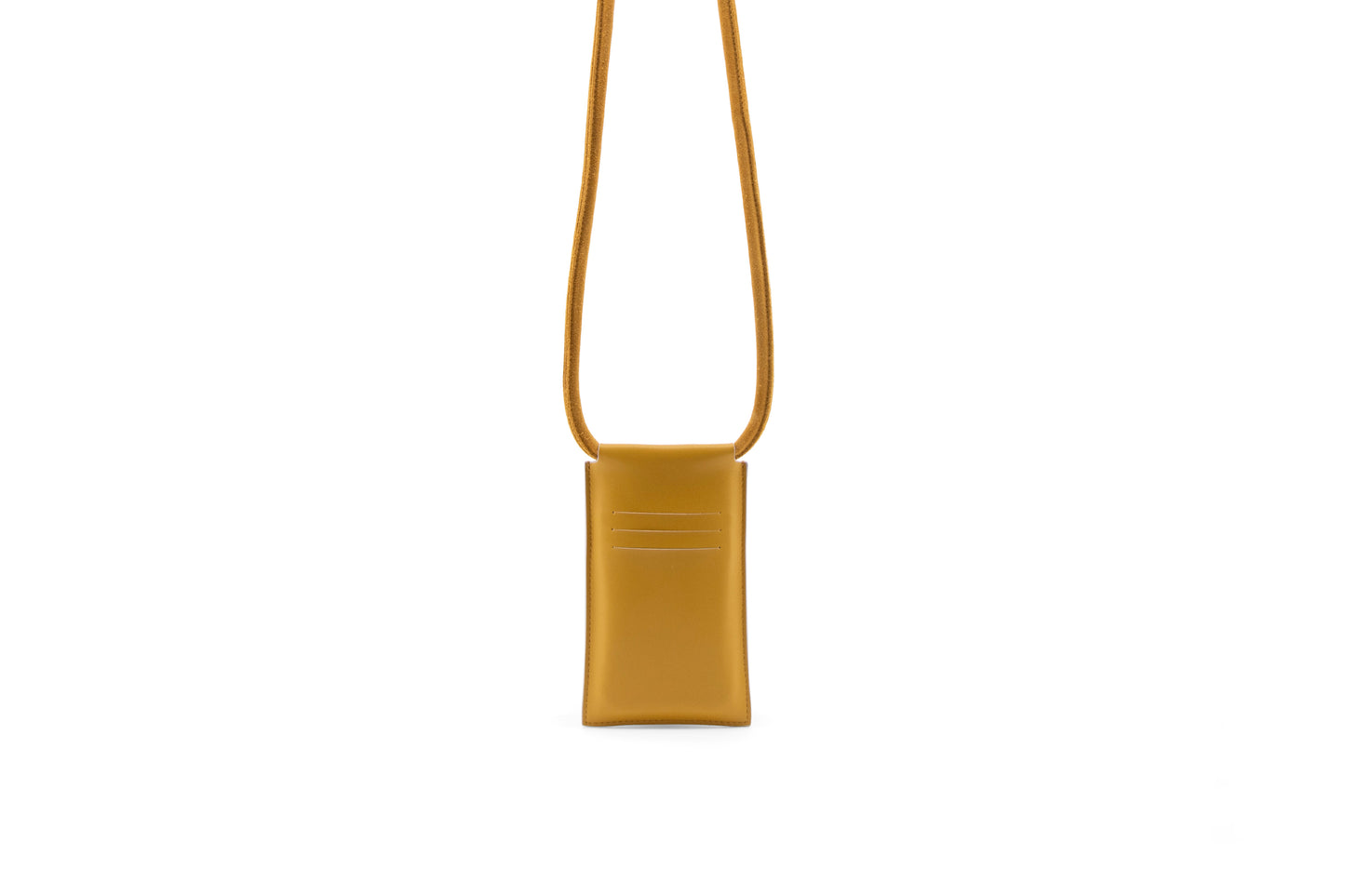 Telefoontas in goudgele kleur van Vegan leather. De tas heeft op de achterkant ruimte voor drie pasjes.