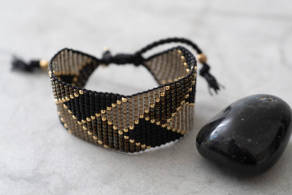 Duurzame sieraden | A Beautiful Story Willow Black Onyx Gold Bracelet